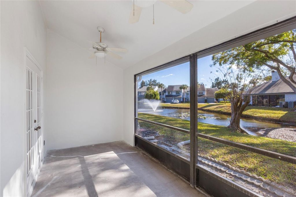 Image 17 of property listing at 4138 BRENTWOOD PARK CIRCLE, Tampa, FL 33624