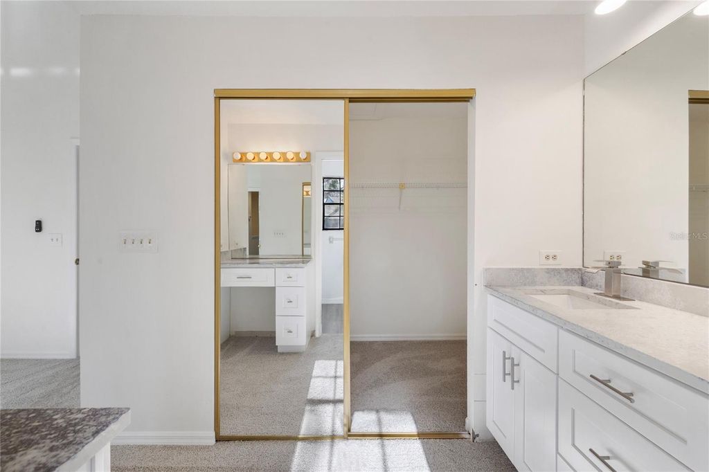 Image 34 of property listing at 4138 BRENTWOOD PARK CIRCLE, Tampa, FL 33624