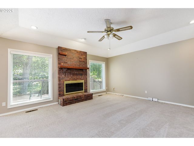 1326 STONEHAVEN Dr, West Linn, OR 97068