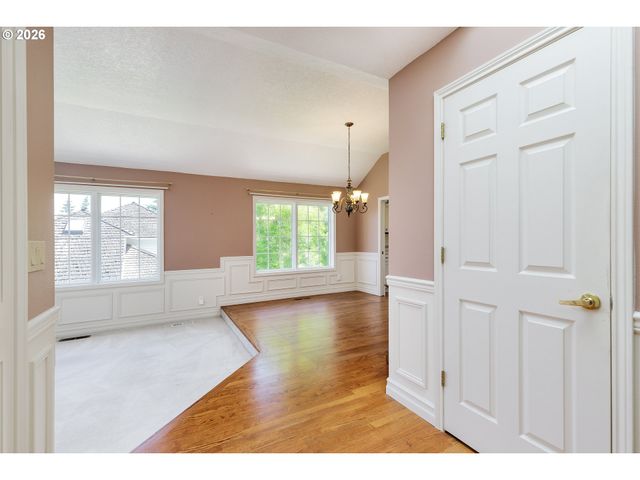 1326 STONEHAVEN Dr, West Linn, OR 97068