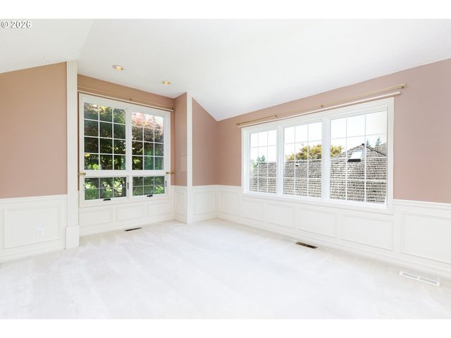 1326 STONEHAVEN Dr, West Linn, OR 97068