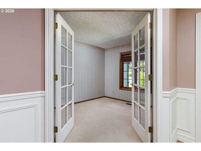 1326 STONEHAVEN Dr, West Linn, OR 97068