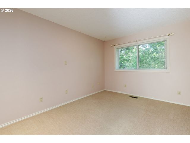 1326 STONEHAVEN Dr, West Linn, OR 97068