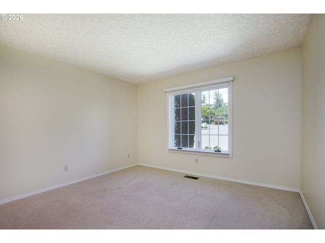 1326 STONEHAVEN Dr, West Linn, OR 97068
