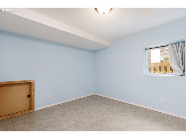 1326 STONEHAVEN Dr, West Linn, OR 97068