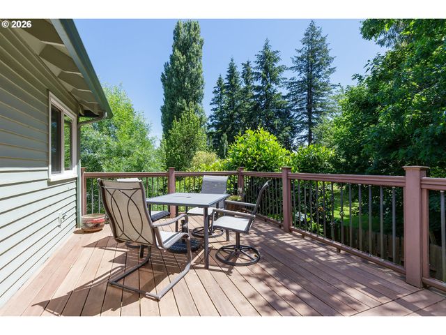 1326 STONEHAVEN Dr, West Linn, OR 97068