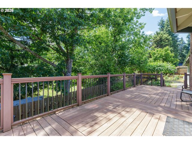1326 STONEHAVEN Dr, West Linn, OR 97068