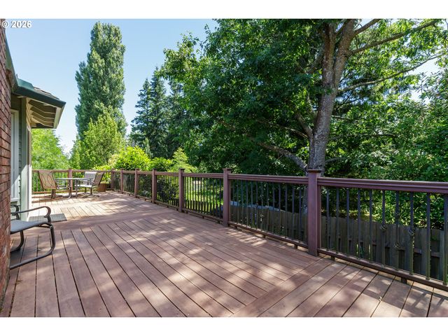 1326 STONEHAVEN Dr, West Linn, OR 97068