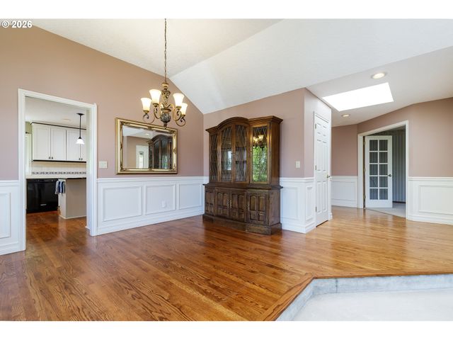 1326 STONEHAVEN Dr, West Linn, OR 97068
