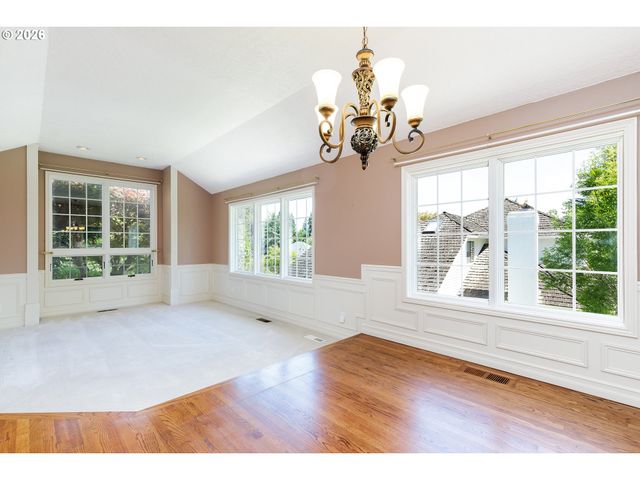 1326 STONEHAVEN Dr, West Linn, OR 97068