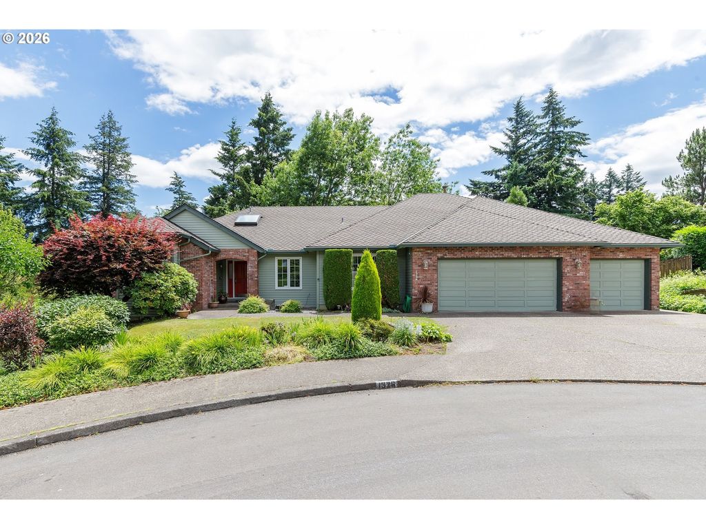 1326 STONEHAVEN Dr, West Linn, OR 97068