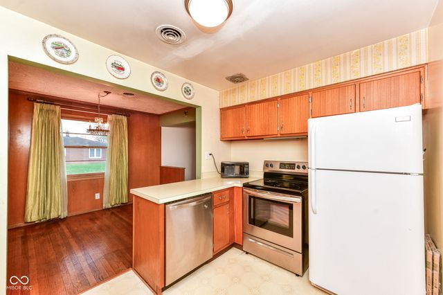 431 S Carr Road, Plainfield, IN 46168