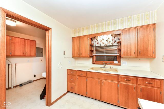 431 S Carr Road, Plainfield, IN 46168
