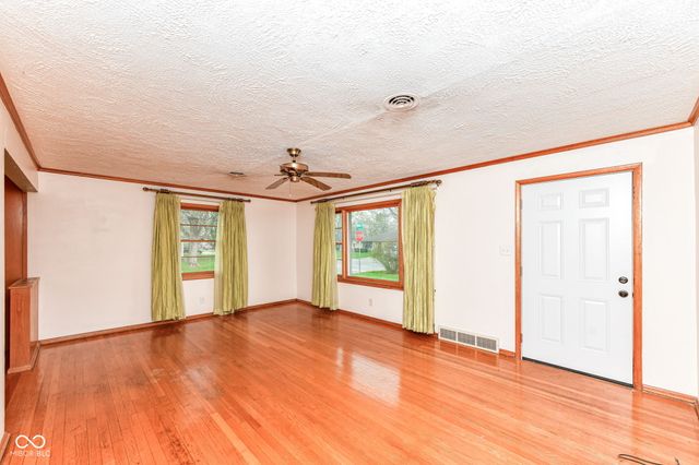 431 S Carr Road, Plainfield, IN 46168