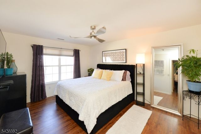 20 Parkside Ct, Wayne Twp., NJ 07470