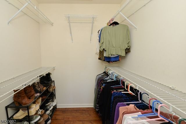 20 Parkside Ct, Wayne Twp., NJ 07470