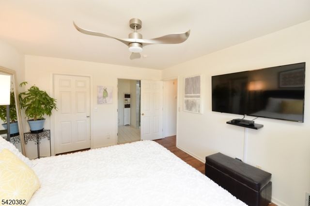 20 Parkside Ct, Wayne Twp., NJ 07470