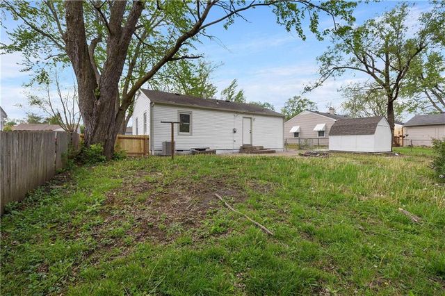 409 Robie Drive, Belton, MO 64012