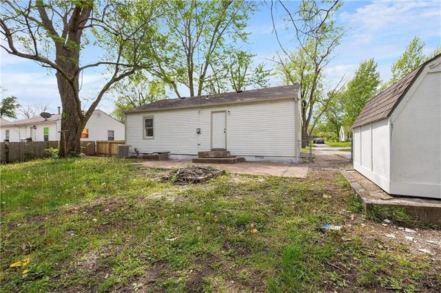 409 Robie Drive, Belton, MO 64012
