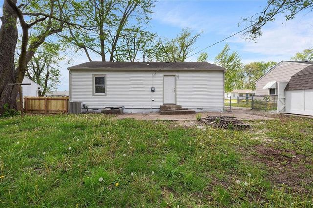 409 Robie Drive, Belton, MO 64012