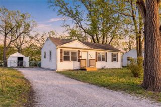 409 Robie Drive, Belton, MO 64012
