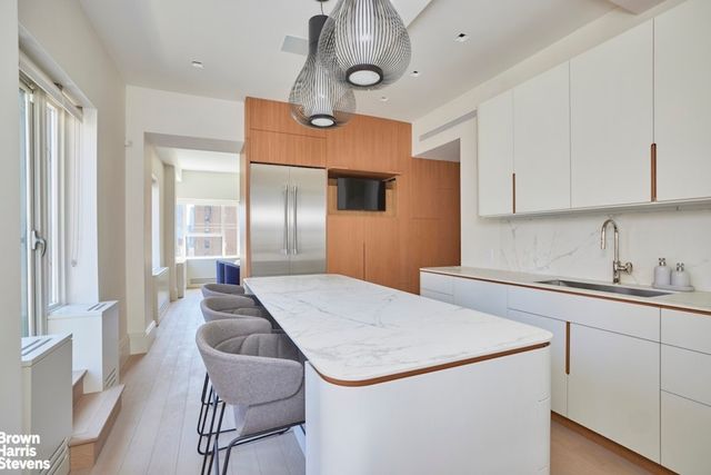 20 E 35TH Street 15DE, New York City, NY 10016