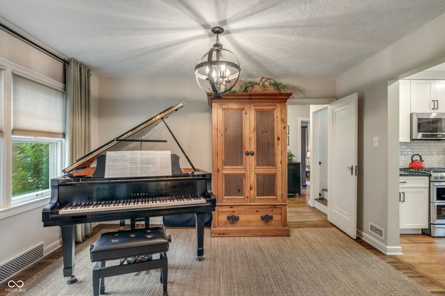 134 W 44th Street, Indianapolis, IN 46208