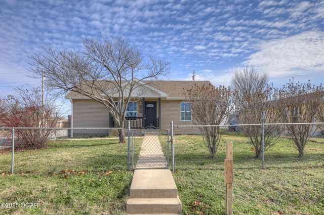 1901 Illinois Avenue, Joplin, MO 64804