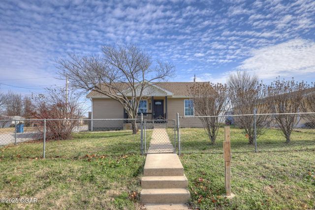 1901 Illinois Avenue, Joplin, MO 64804