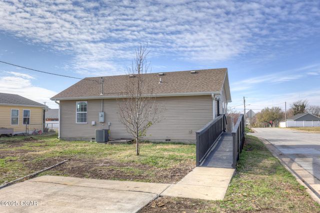 1901 Illinois Avenue, Joplin, MO 64804