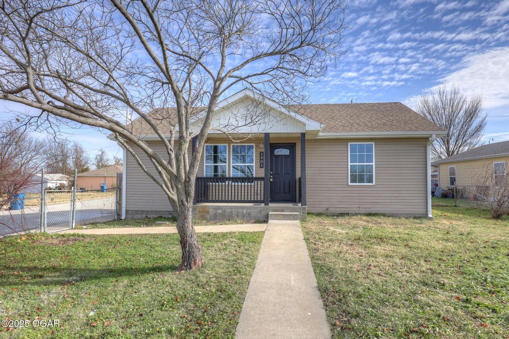 1901 Illinois Avenue, Joplin, MO 64804