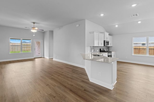 2119 Emerald Lake Trail, Dayton, TX 77535