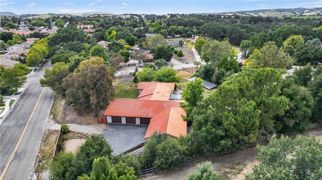 870 Peterson Ranch, Templeton, CA 93465