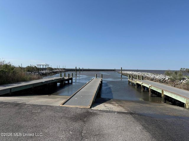 9117 Barnacle Boulevard, Ocean Springs, MS 39564