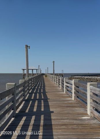 9117 Barnacle Boulevard, Ocean Springs, MS 39564