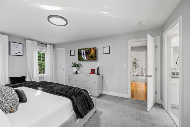19 Green St, Berkley, MA 02779