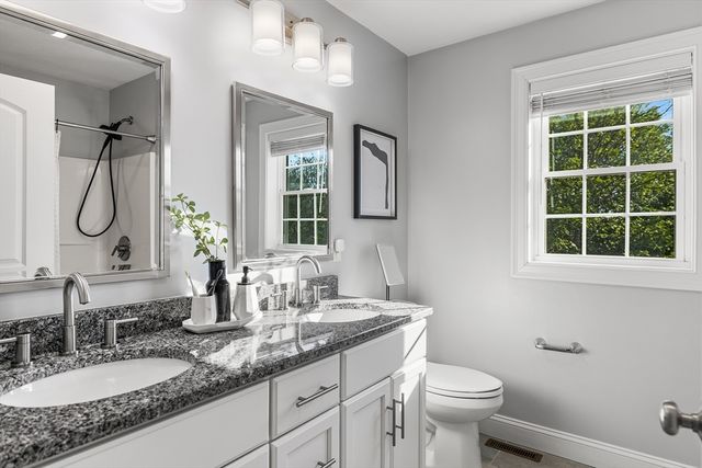 19 Green St, Berkley, MA 02779