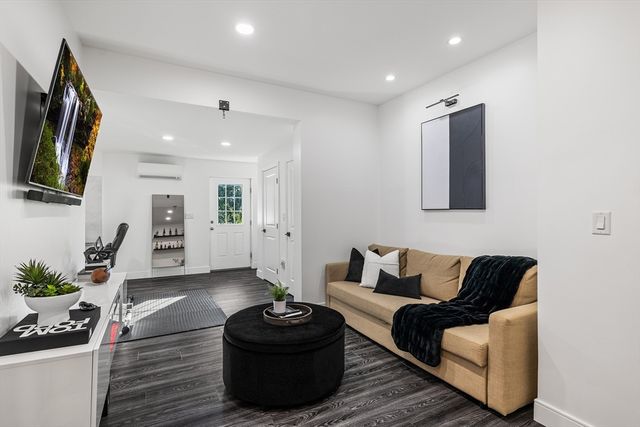 19 Green St, Berkley, MA 02779