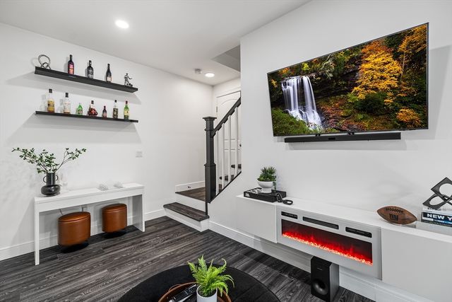 19 Green St, Berkley, MA 02779