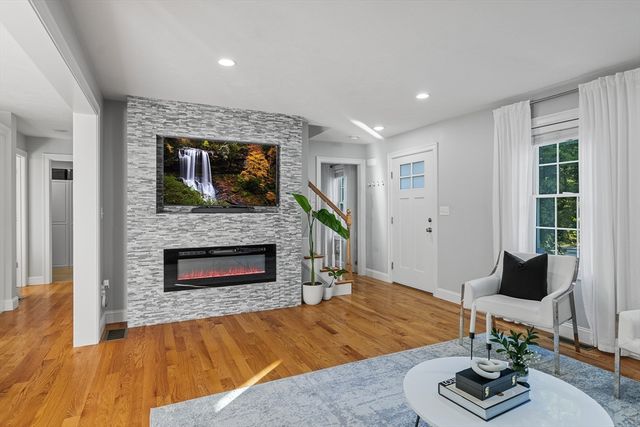 19 Green St, Berkley, MA 02779