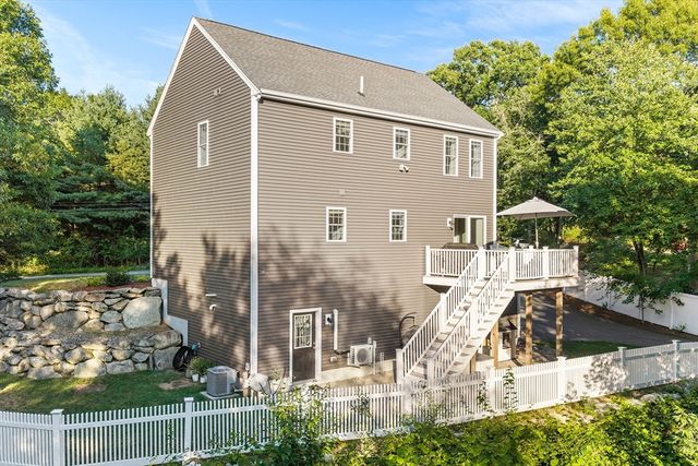 19 Green St, Berkley, MA 02779