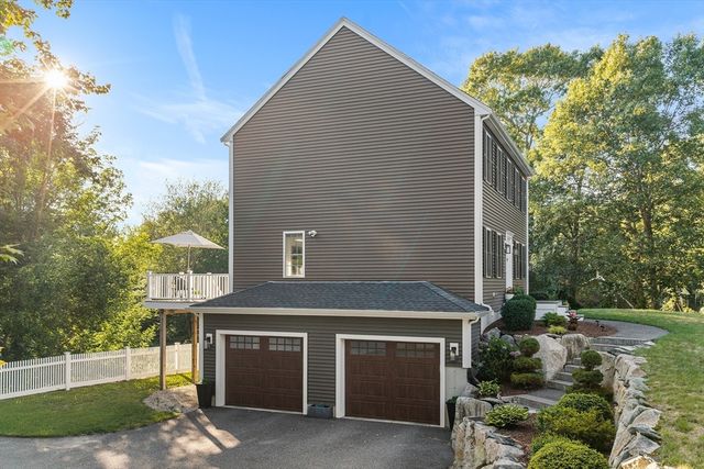 19 Green St, Berkley, MA 02779