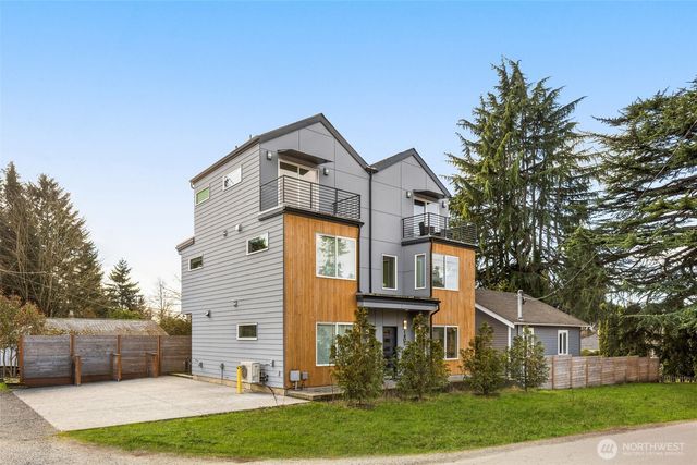 1405 N 103rd Street, Seattle, WA 98133