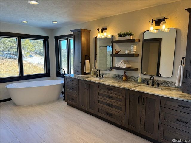 680 Ridge Rd, Westcliffe, CO 81252