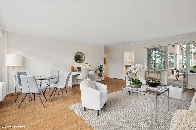 1440 Sheridan Road 101, Wilmette, IL 60091