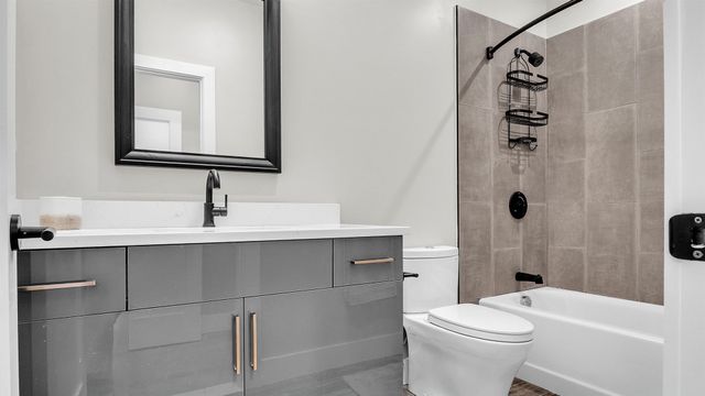 60 Cross St E 318, Somerville, MA 02145