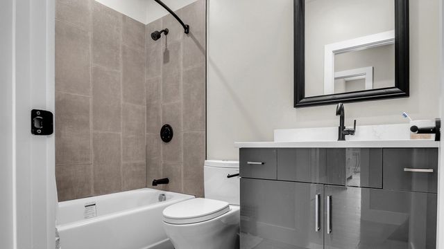 60 Cross St E 318, Somerville, MA 02145