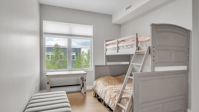 60 Cross St E 318, Somerville, MA 02145
