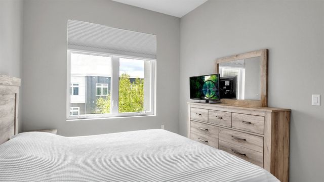 60 Cross St E 318, Somerville, MA 02145