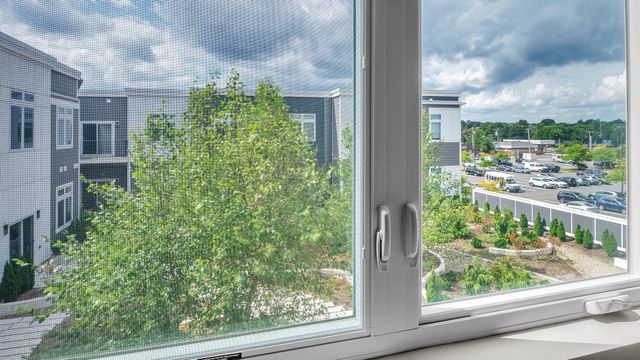 60 Cross St E 318, Somerville, MA 02145